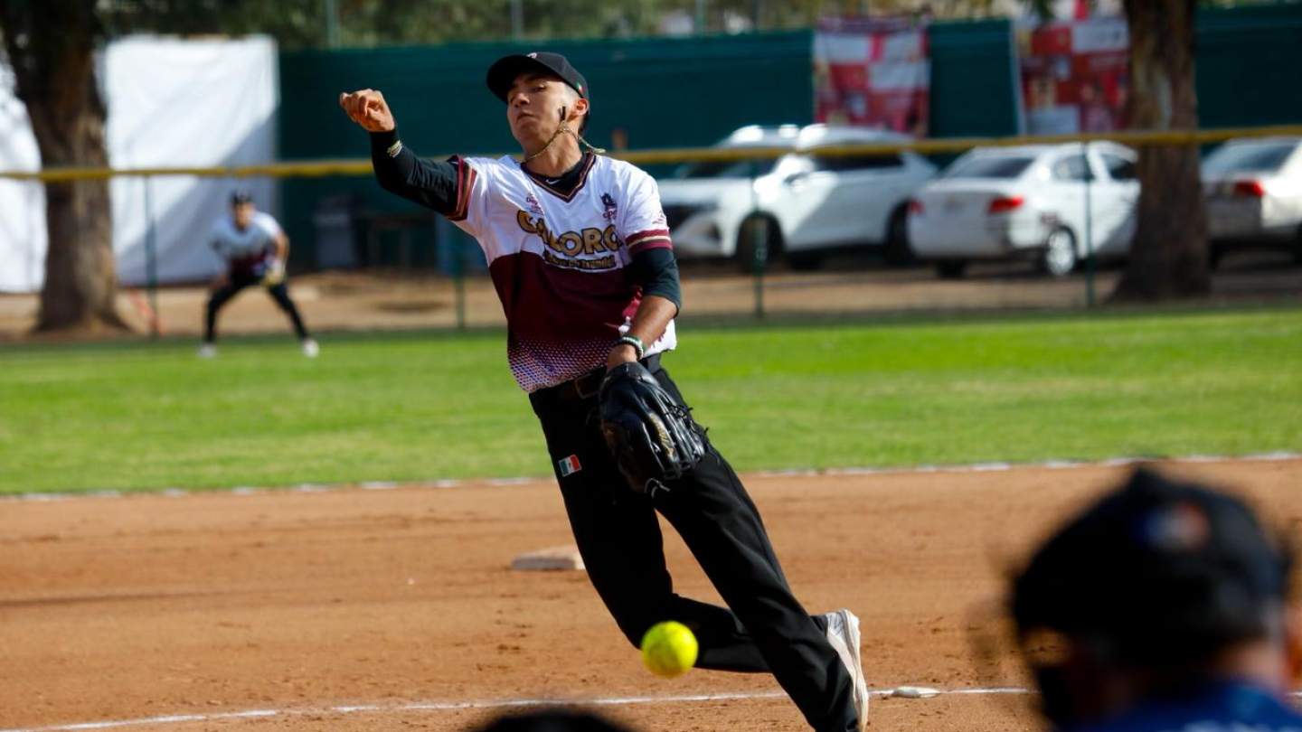 FESTEJAN REINADOS DENTRO DE LA OLIMPIADA ESTATAL DE SOFTBOL 